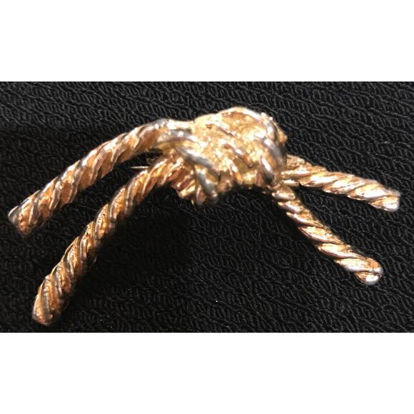 Vintage Goldtone and Silvertone Double Knot Rope Brooch Pin 2 1/4" - Picture 1 of 4